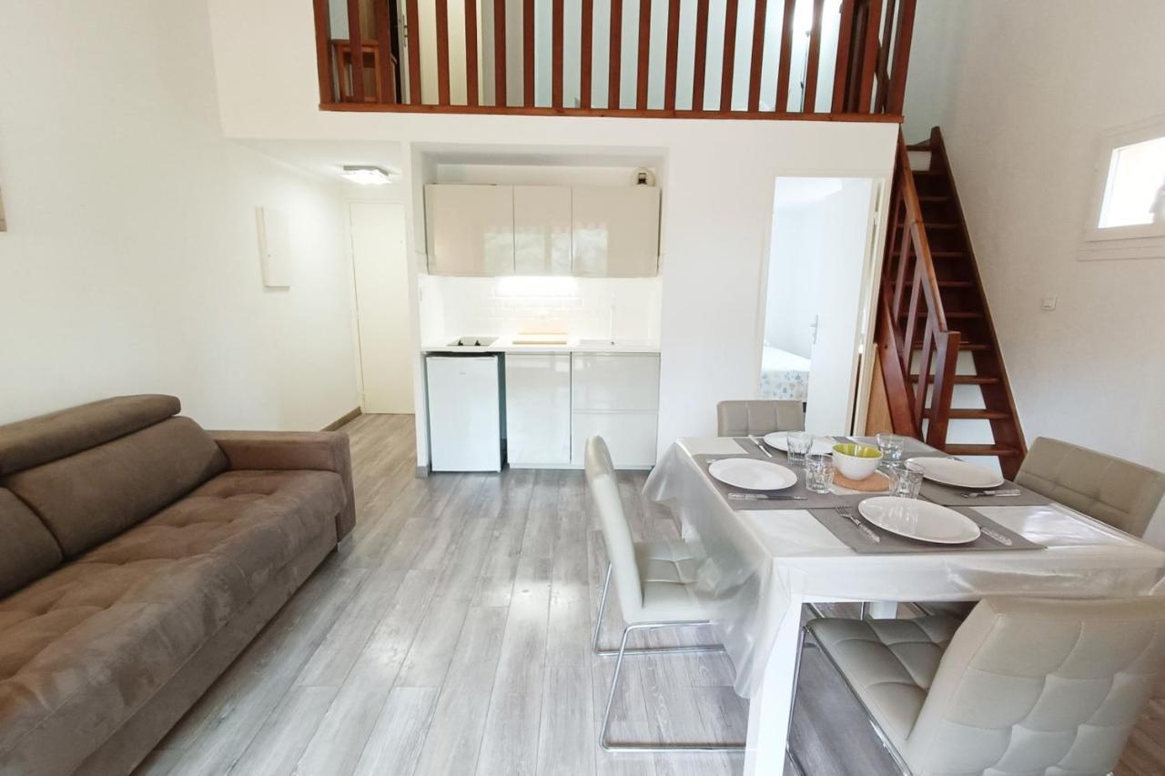 Spacious Sea View Apart At 50M From The Beach Бандоль Екстер'єр фото